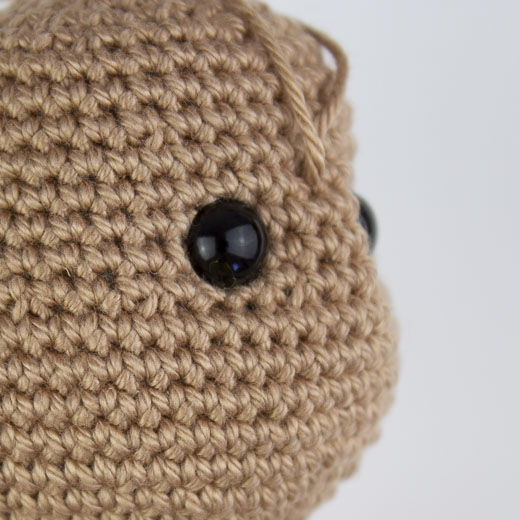 Augen vertiefen und Häkelwerken mehr Form verleihen