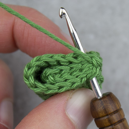 vier Schichten zusammenhäkeln, Ohr zusammenhäkeln - Häkeln lernen mit CaroKunterbunt