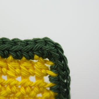 Jacke für Amigurumis häkeln - Umrandung fertigstellen