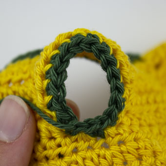 Umrandung an den Ärmel häkeln - Jacke für Amigurumis häkeln