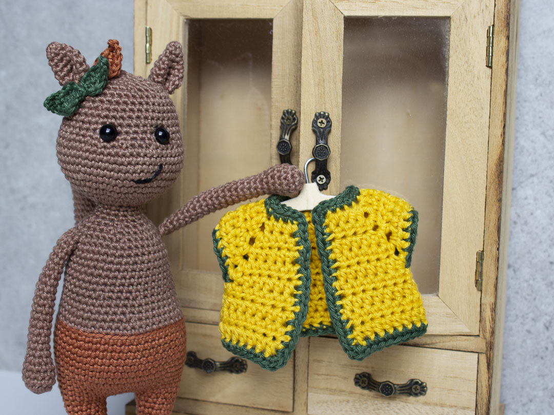 Jacke für Amigurumis häkeln - Häkelanleitung von CaroKunterbunt