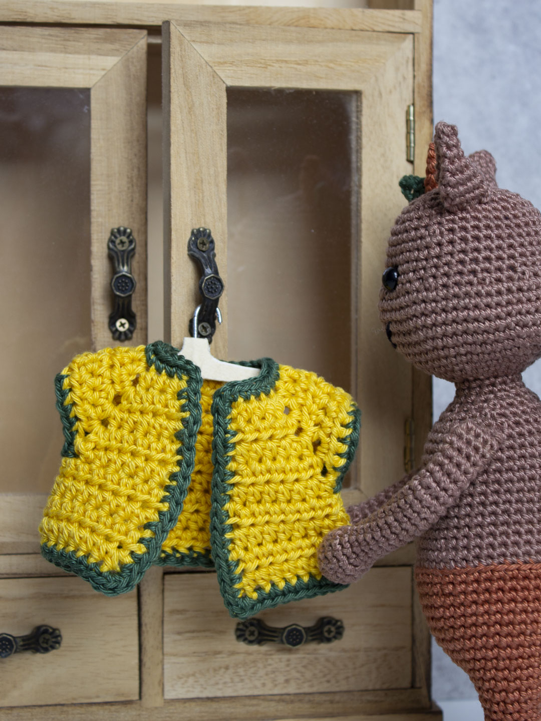 Jacke für Amigurumis häkeln - Häkelanleitung von CaroKunterbunt