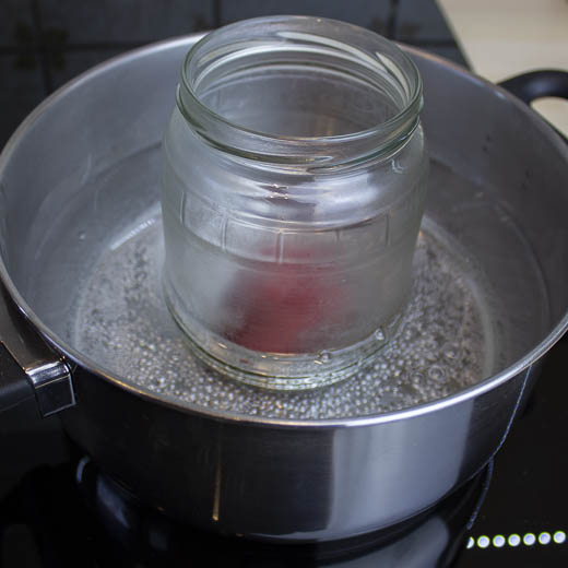 Kerzenwachs schmelzen für neue Kerzen