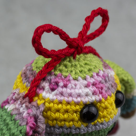 Schleife am Kopf annähen