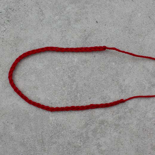 Luftmaschen häkeln, um eine Luftmaschenkette zu bekommen