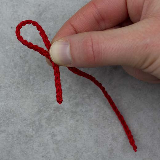 Schleife aus Luftmaschenkette - Häkelanleitung für eine einfach und kleine Schleife